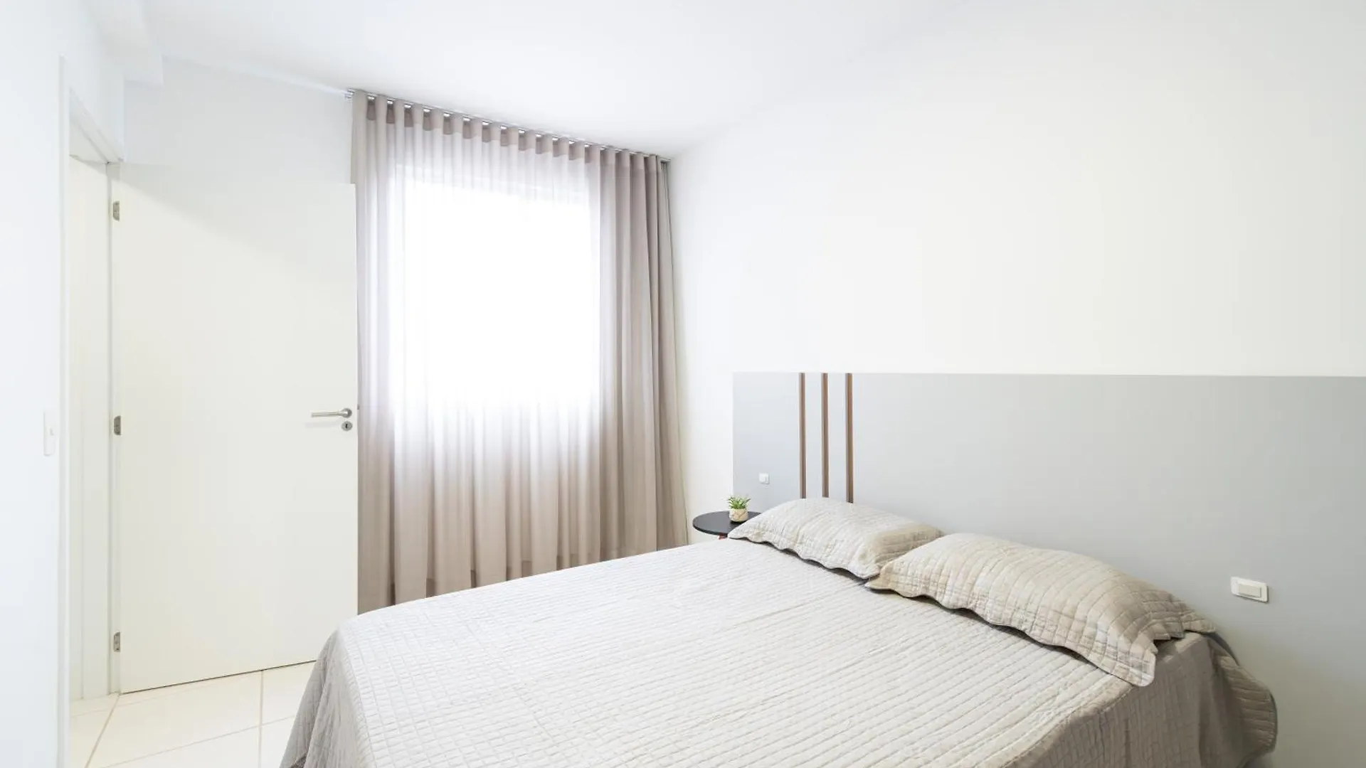 Aptos A 150M Da Praia, Dois Quartos, Sala De Estar, Cozinha Completa, Sacada Com Churrasqueira, Wi-Fi, Piscina, Portaria 24H, Playground E Quadra De Esportes Piçarras