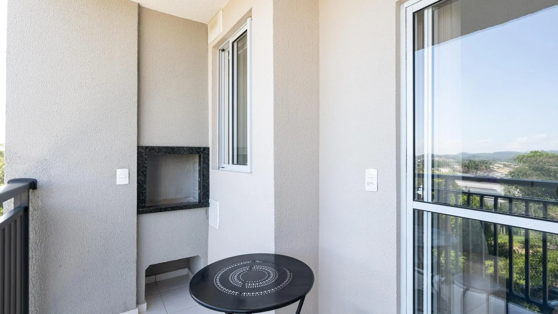 Aptos A 150M Da Praia, Dois Quartos, Sala De Estar, Cozinha Completa, Sacada Com Churrasqueira, Wi-Fi, Piscina, Portaria 24H, Playground E Quadra De Esportes Piçarras アパート