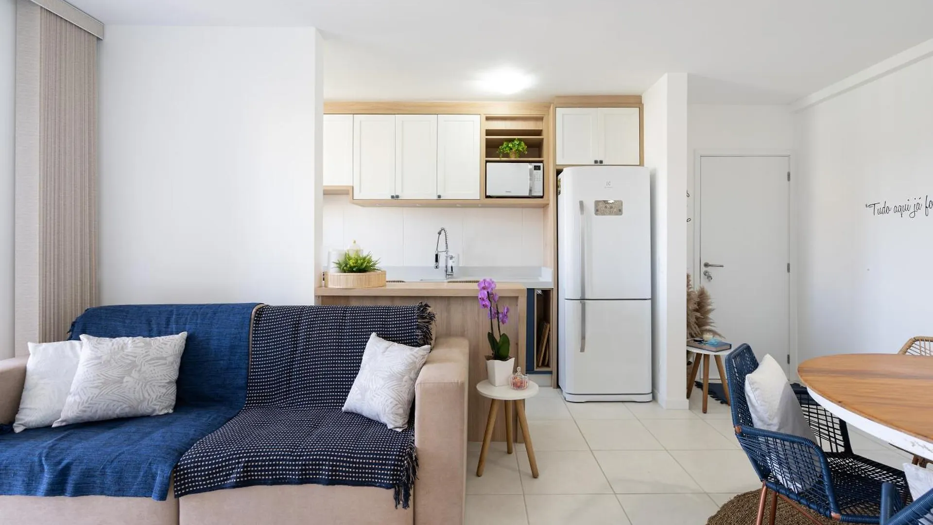 Aptos A 150M Da Praia, Dois Quartos, Sala De Estar, Cozinha Completa, Sacada Com Churrasqueira, Wi-Fi, Piscina, Portaria 24H, Playground E Quadra De Esportes Piçarras