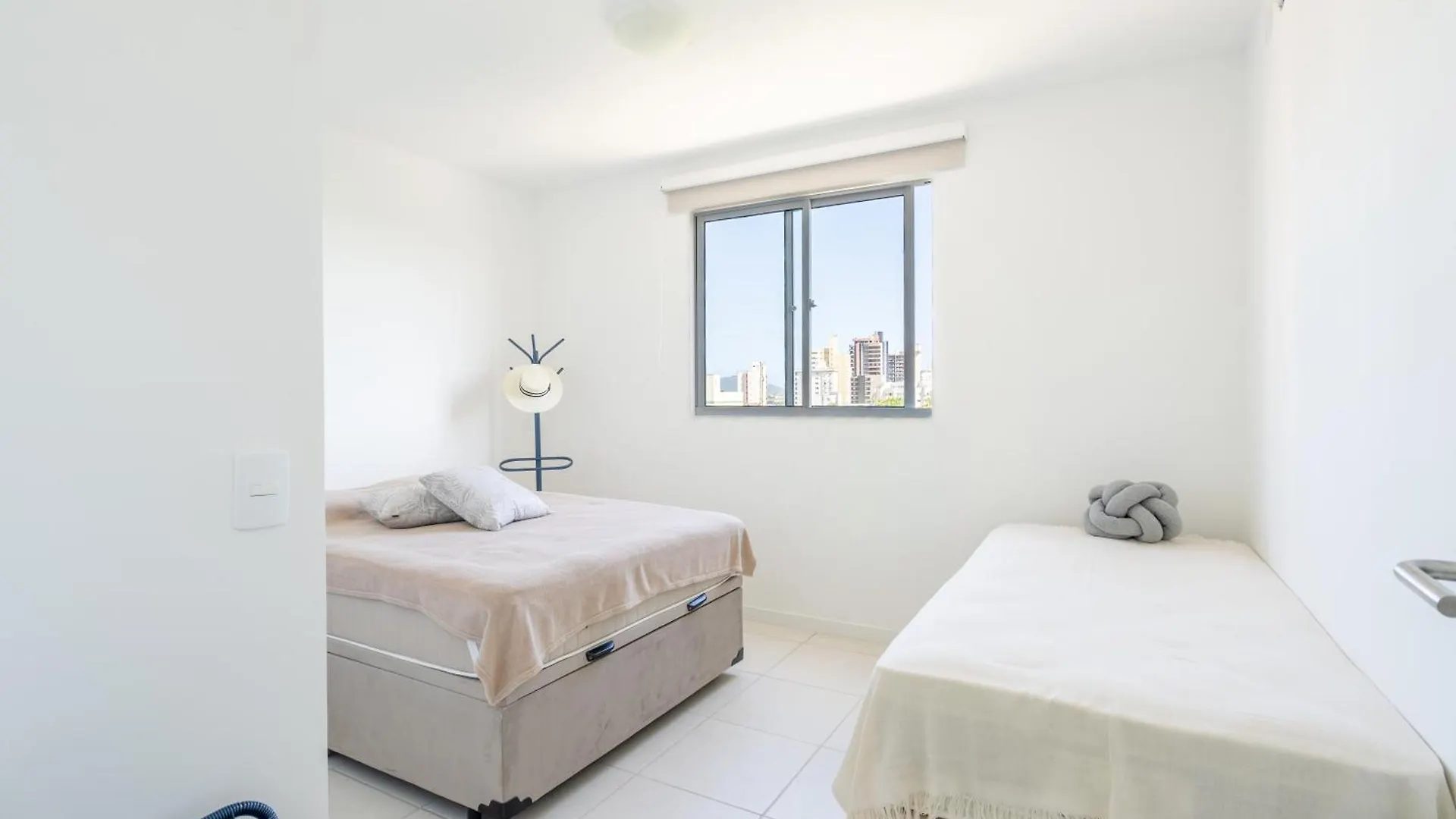 アパート Aptos A 150M Da Praia, Dois Quartos, Sala De Estar, Cozinha Completa, Sacada Com Churrasqueira, Wi-Fi, Piscina, Portaria 24H, Playground E Quadra De Esportes Piçarras