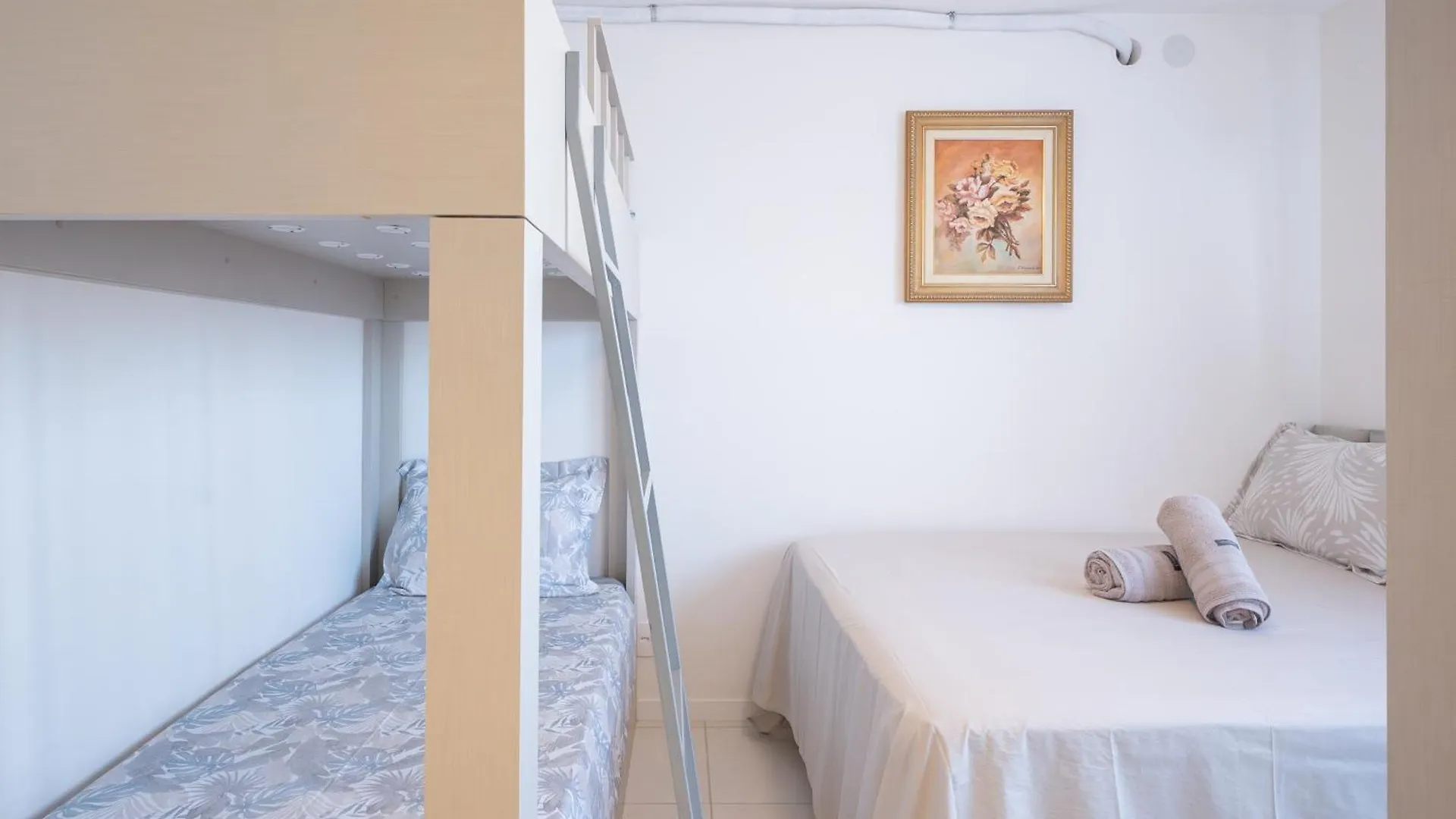 Aptos A 150M Da Praia, Dois Quartos, Sala De Estar, Cozinha Completa, Sacada Com Churrasqueira, Wi-Fi, Piscina, Portaria 24H, Playground E Quadra De Esportes Piçarras 0*,