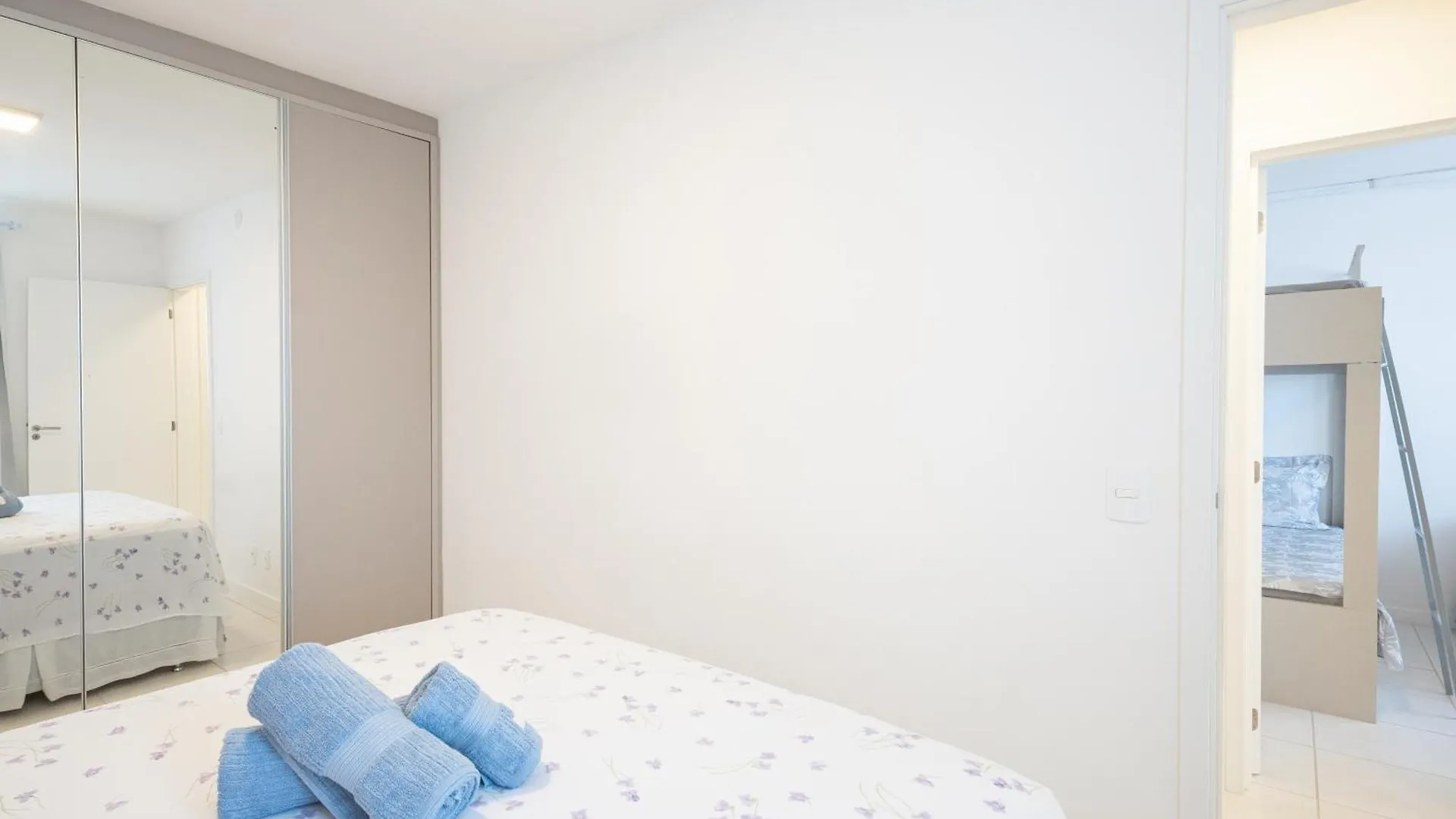 Aptos A 150M Da Praia, Dois Quartos, Sala De Estar, Cozinha Completa, Sacada Com Churrasqueira, Wi-Fi, Piscina, Portaria 24H, Playground E Quadra De Esportes Piçarras ブラジル